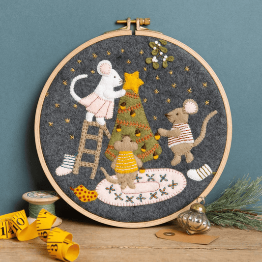 Christmas with the Mouse Family Felt Appliqué Hoop Kit